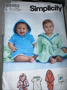 S9483 Simplicity Kids Hooded